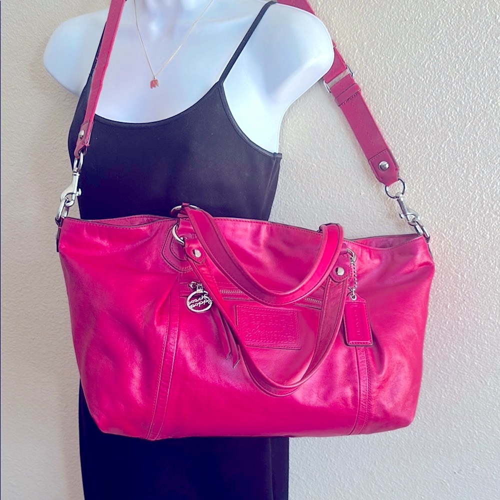 RARE COACH POPPY ROCKER LEGACY Leather Bag with long strap & charm - Picture 15 of 15